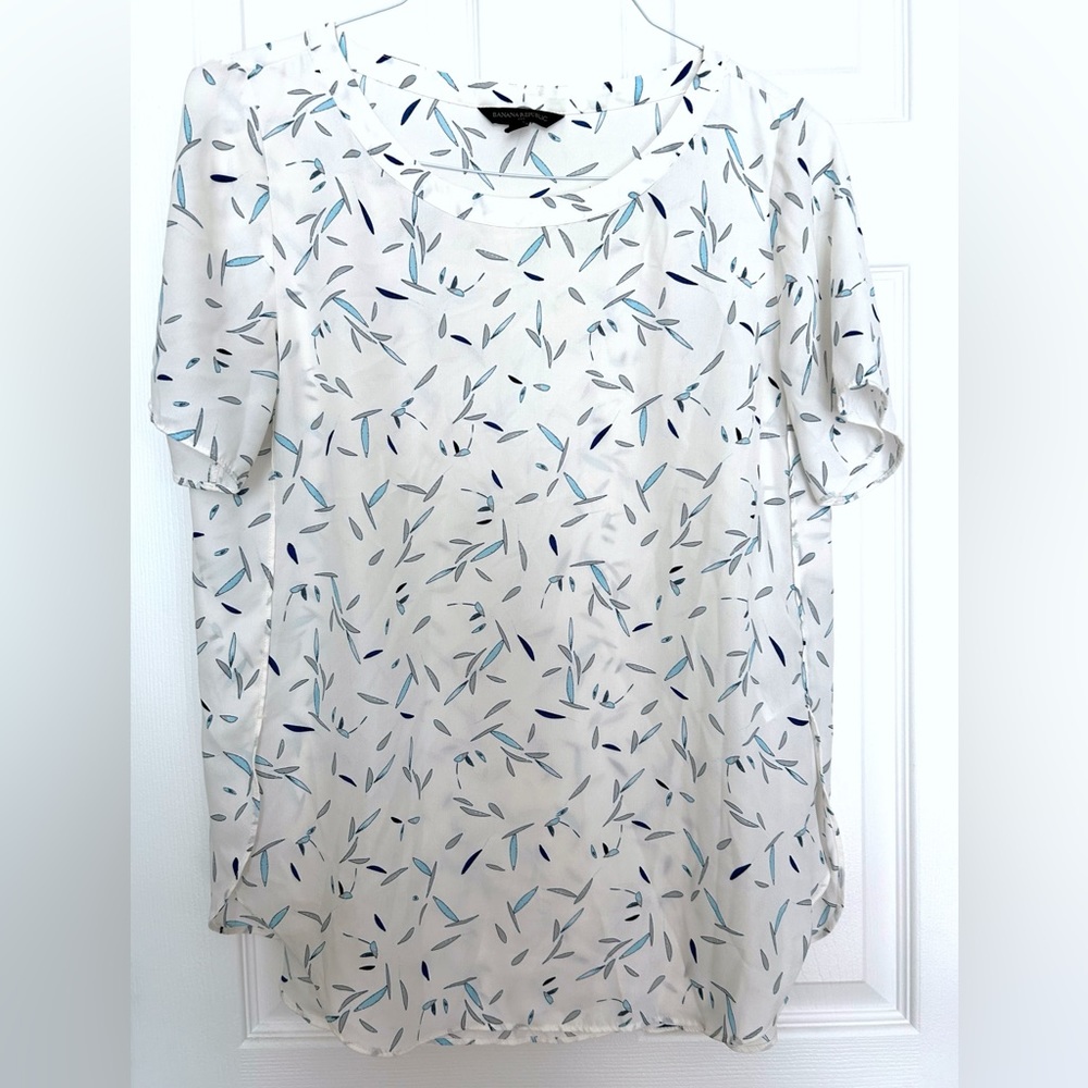 Banana Republic women’s lightweight sheer blouse